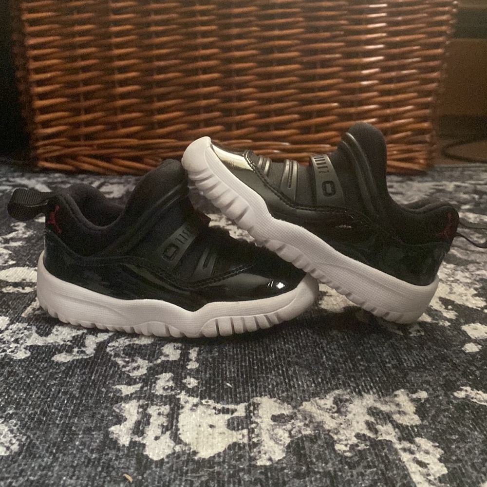 Jordan Retro 11 Little Flex